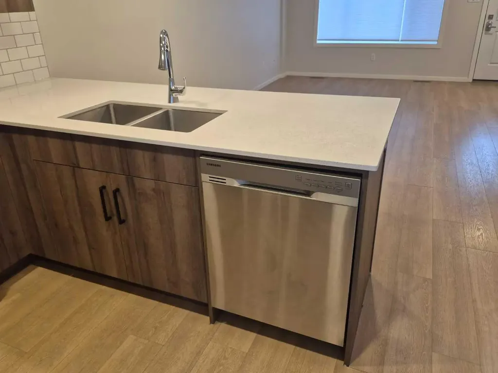 594 Aquitania Boulevard W Lethbridge AB T1J 5X4