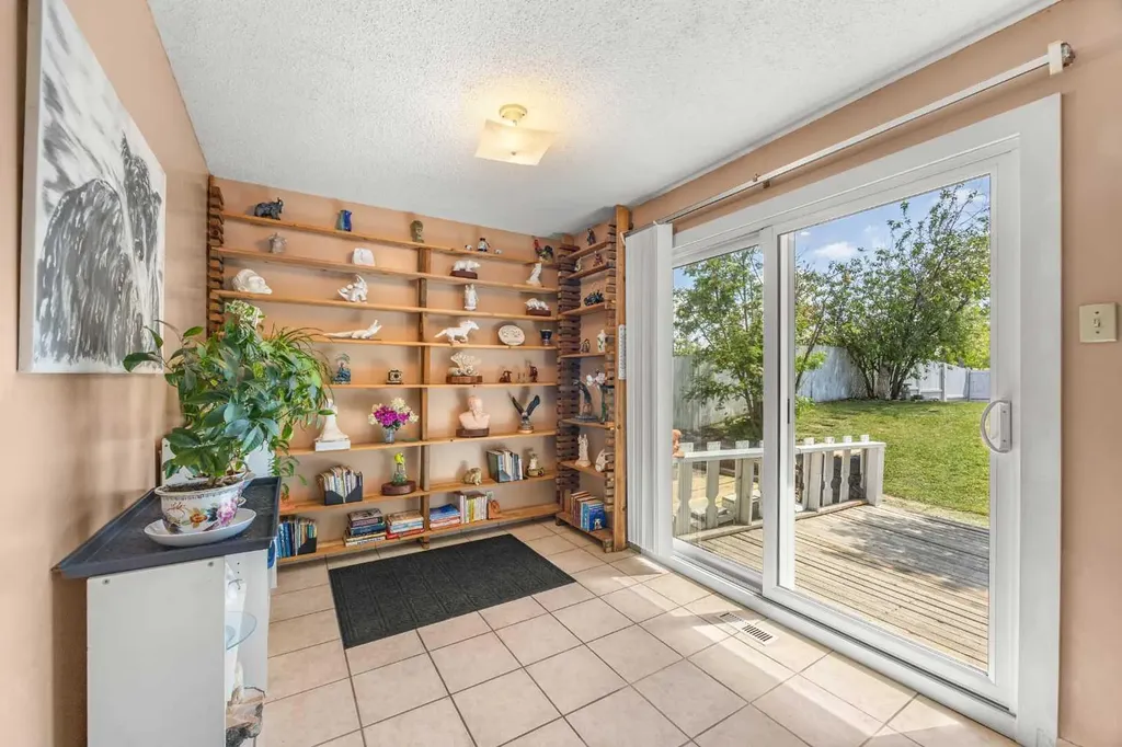 41 Castleglen Road NE Calgary AB T3J 1P2