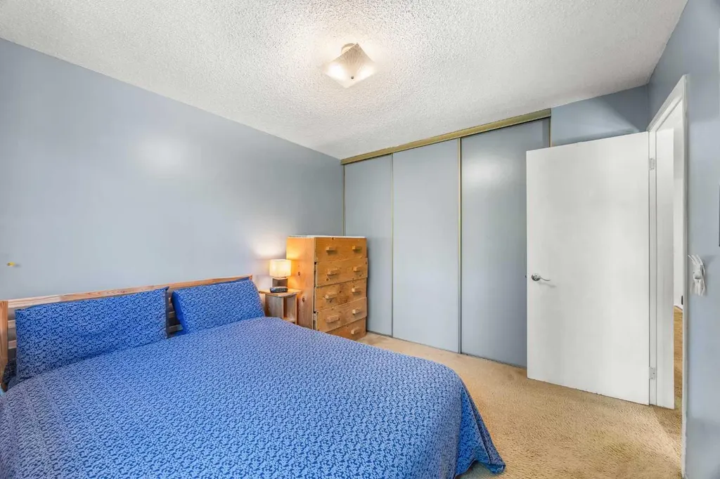 41 Castleglen Road NE Calgary AB T3J 1P2