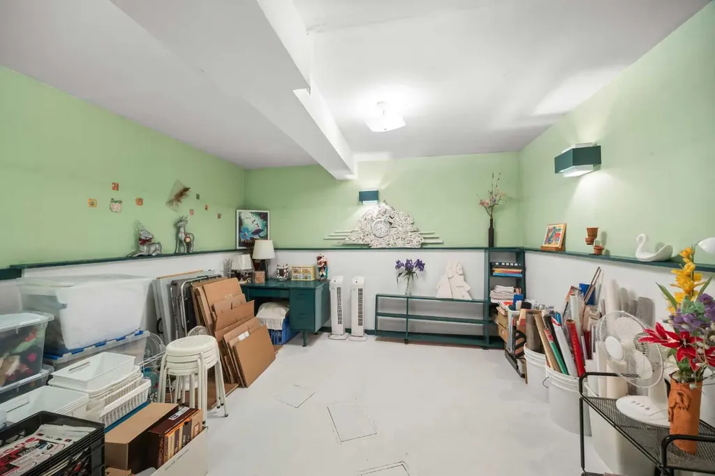 41 Castleglen Road NE Calgary AB T3J 1P2