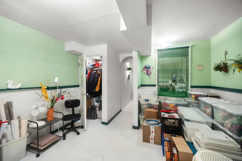 41 Castleglen Road NE Calgary AB T3J 1P2