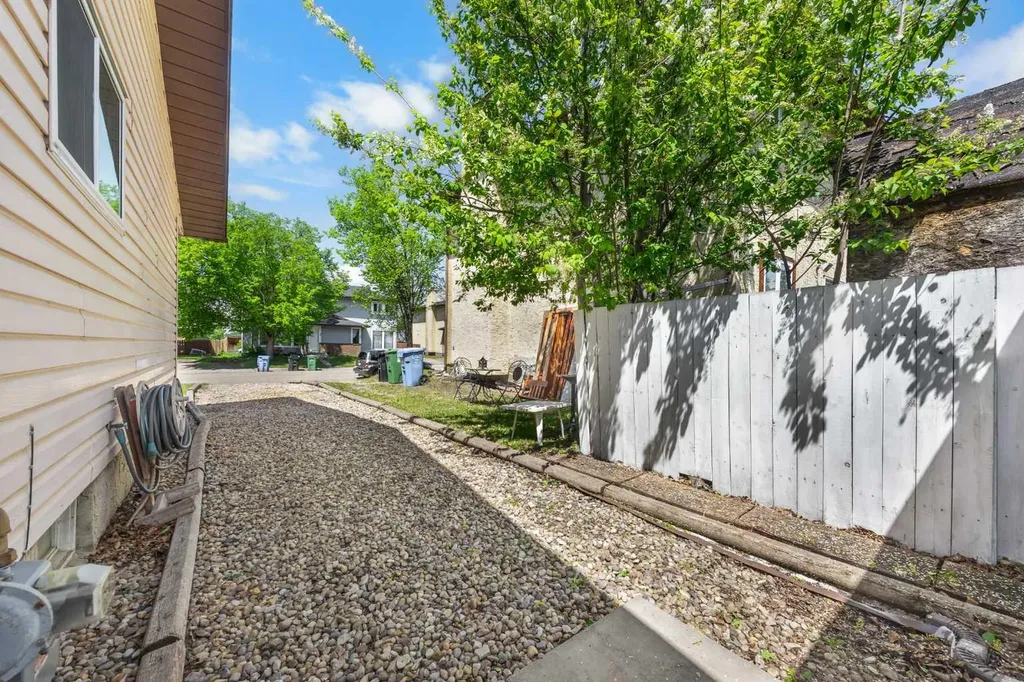 41 Castleglen Road NE Calgary AB T3J 1P2