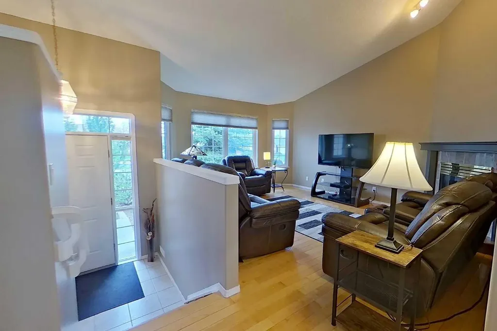 2904 45 Avenue Athabasca AB T9S 1N8