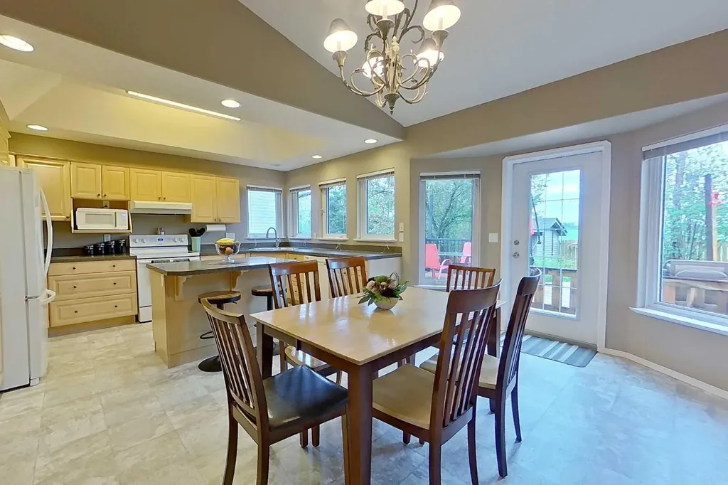 2904 45 Avenue Athabasca AB T9S 1N8