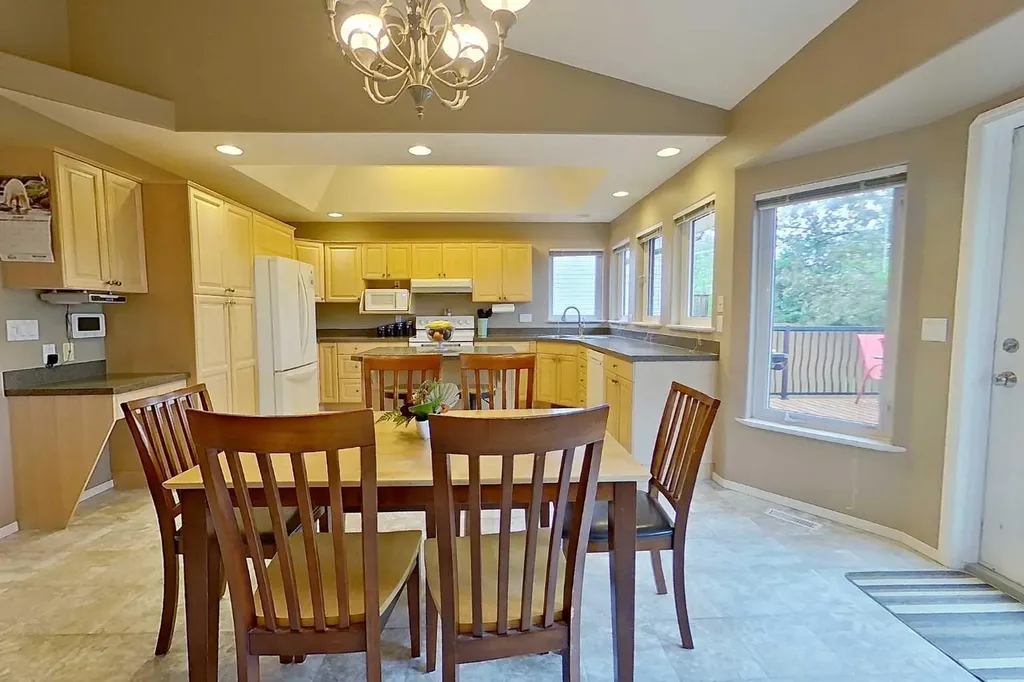 2904 45 Avenue Athabasca AB T9S 1N8