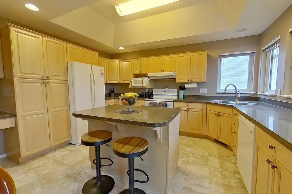 2904 45 Avenue Athabasca AB T9S 1N8
