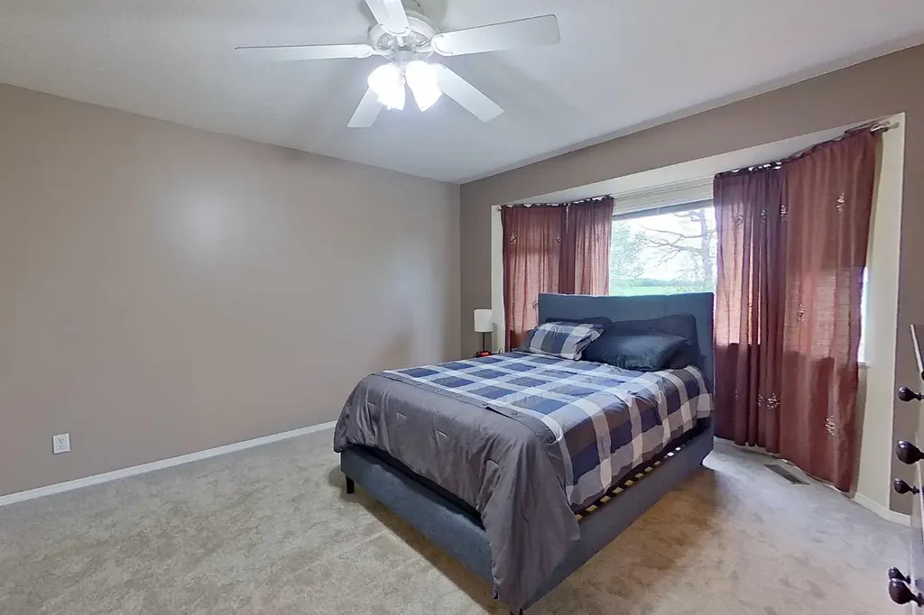 2904 45 Avenue Athabasca AB T9S 1N8