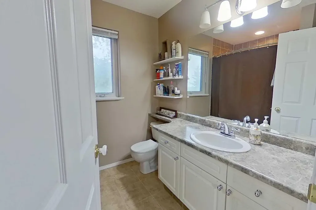 2904 45 Avenue Athabasca AB T9S 1N8