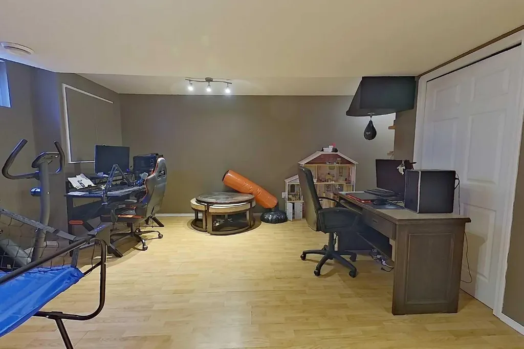 2904 45 Avenue Athabasca AB T9S 1N8