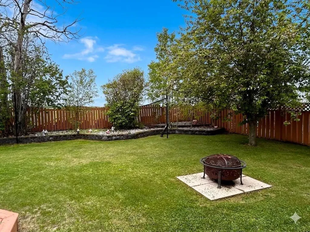 2904 45 Avenue Athabasca AB T9S 1N8