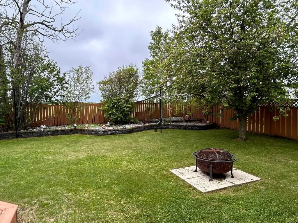 2904 45 Avenue Athabasca AB T9S 1N8