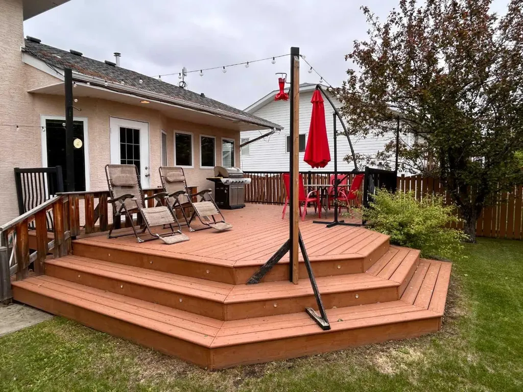 2904 45 Avenue Athabasca AB T9S 1N8