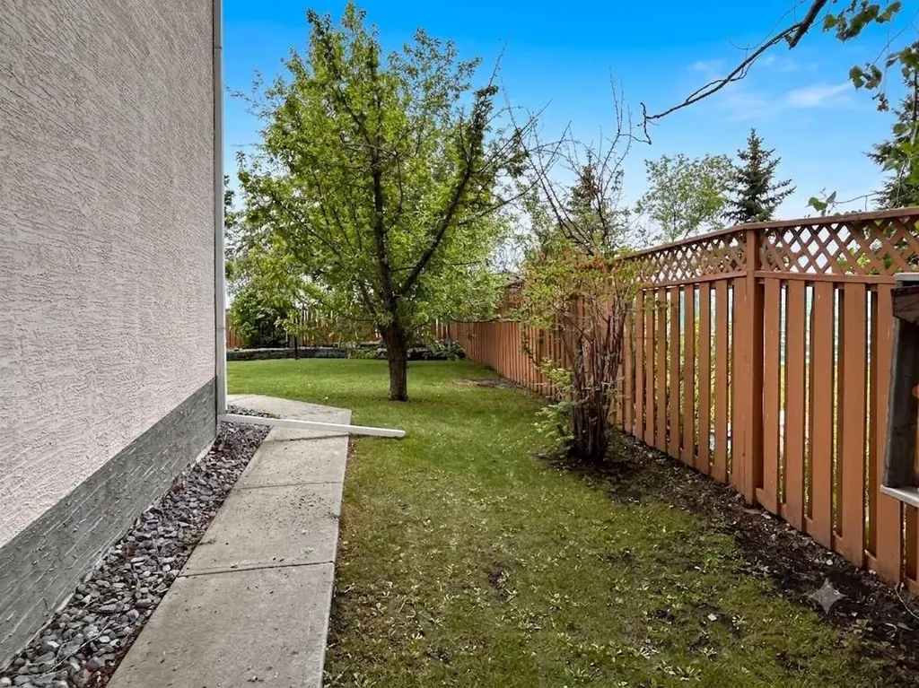 2904 45 Avenue Athabasca AB T9S 1N8