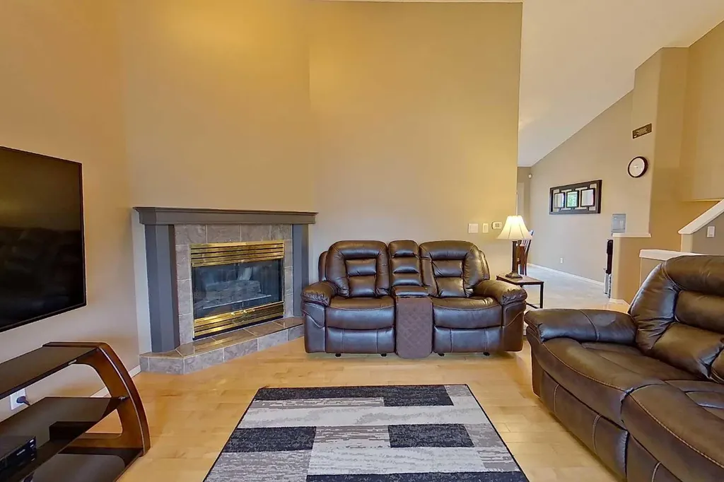 2904 45 Avenue Athabasca AB T9S 1N8