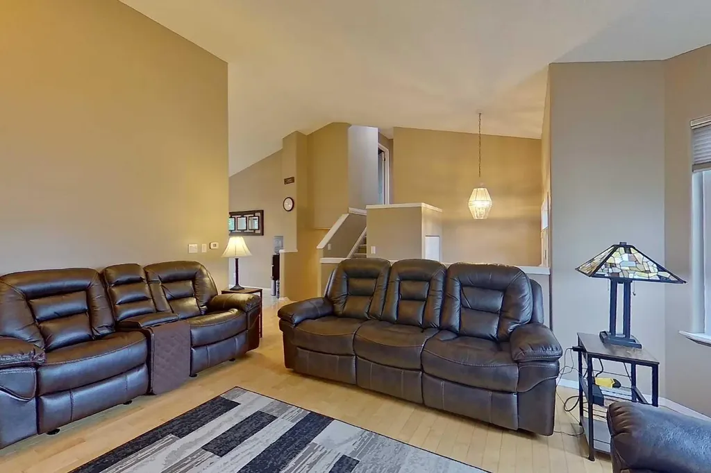 2904 45 Avenue Athabasca AB T9S 1N8