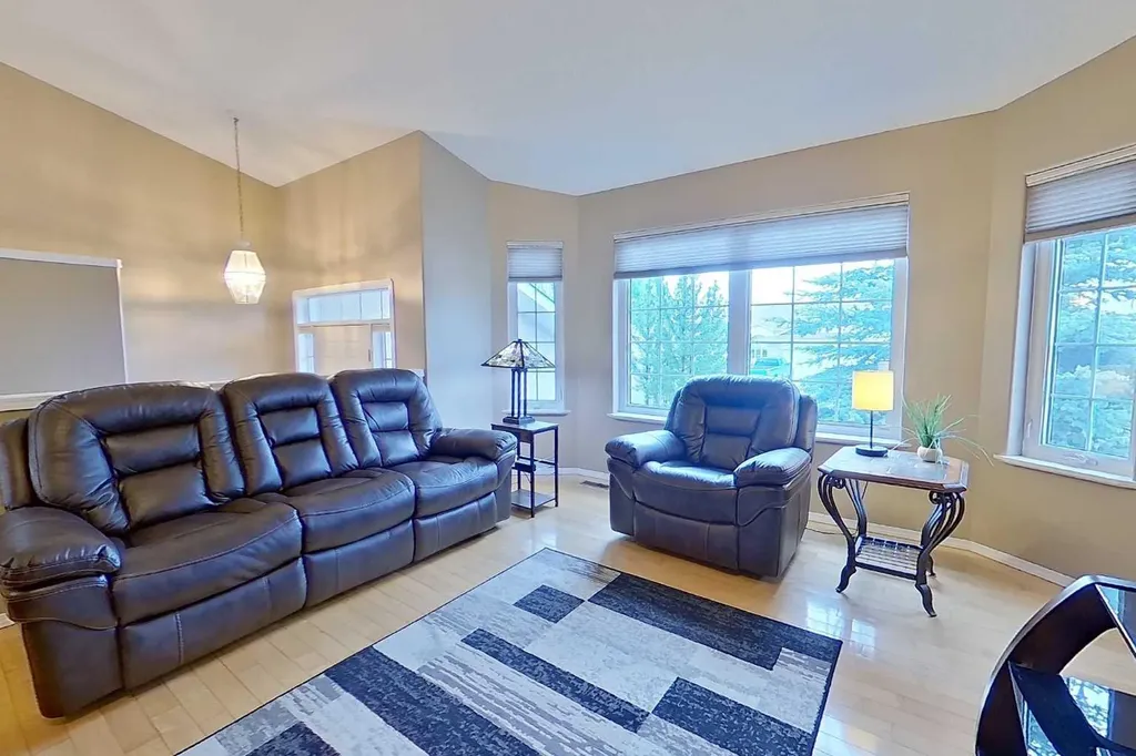 2904 45 Avenue Athabasca AB T9S 1N8