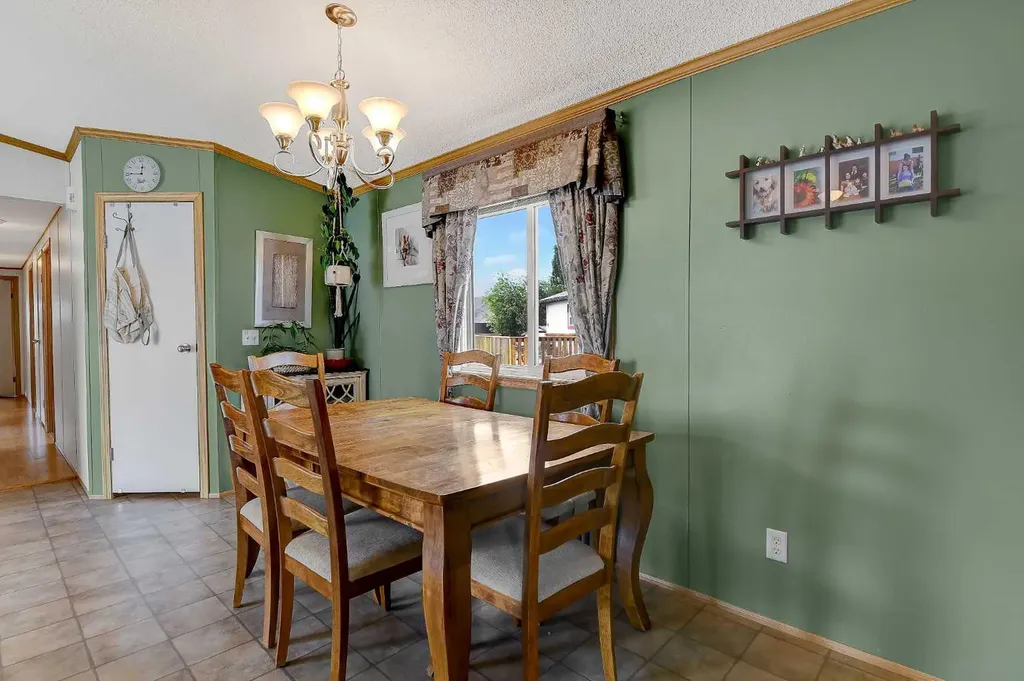 9021 85 Avenue Grande Prairie AB T8X 0A8