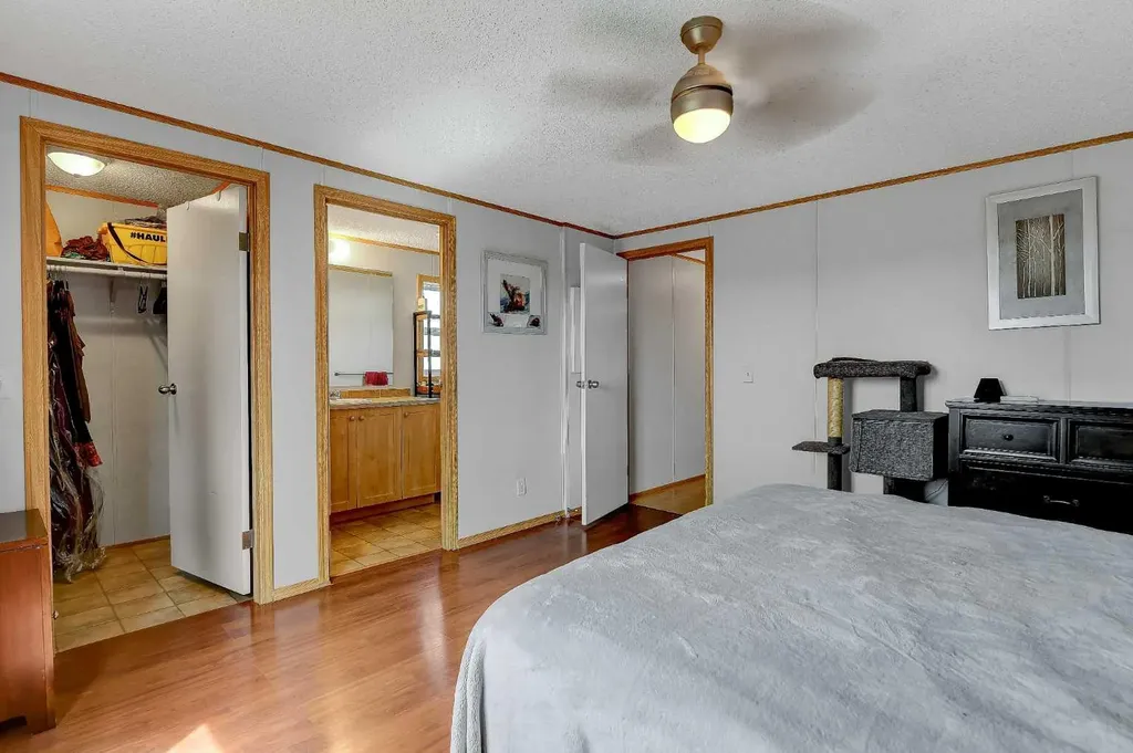 9021 85 Avenue Grande Prairie AB T8X 0A8