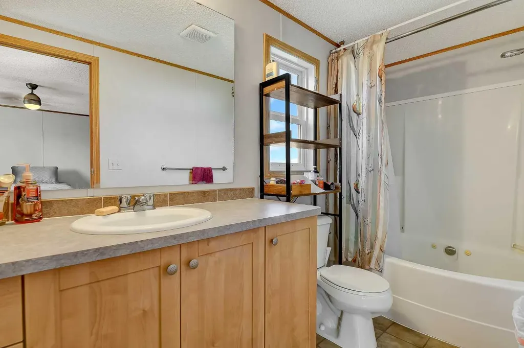 9021 85 Avenue Grande Prairie AB T8X 0A8