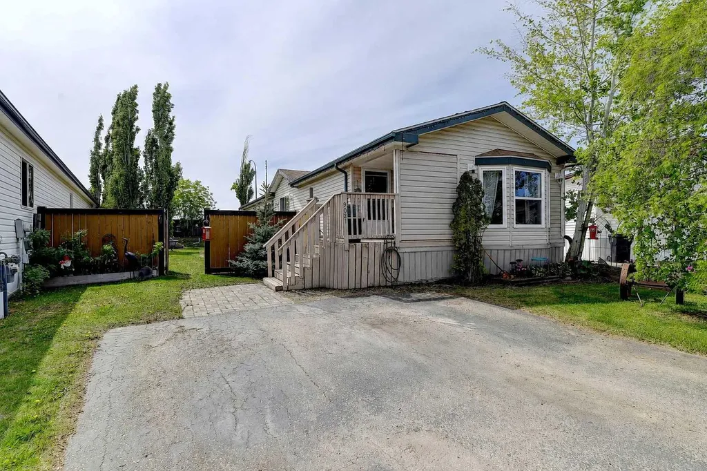 9021 85 Avenue Grande Prairie AB T8X 0A8