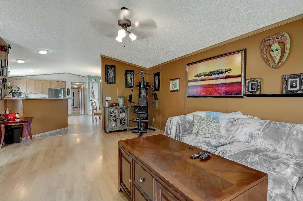 9021 85 Avenue Grande Prairie AB T8X 0A8