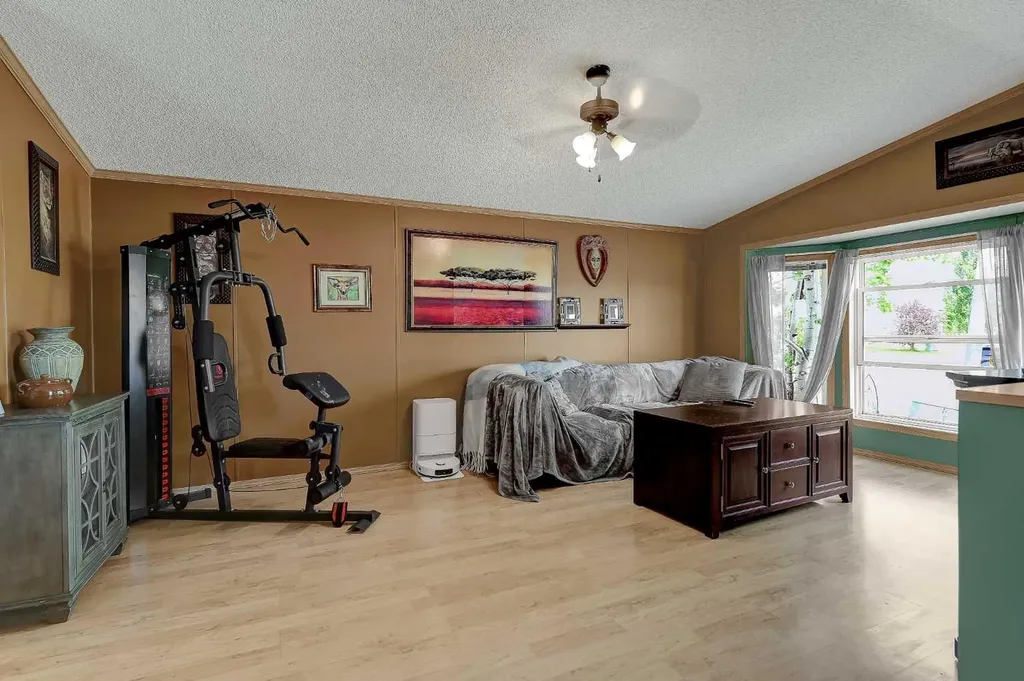 9021 85 Avenue Grande Prairie AB T8X 0A8