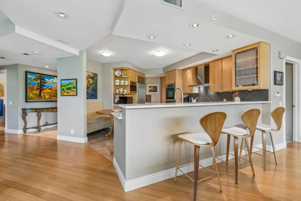837 2 Avenue SW Calgary AB T2P 0E6