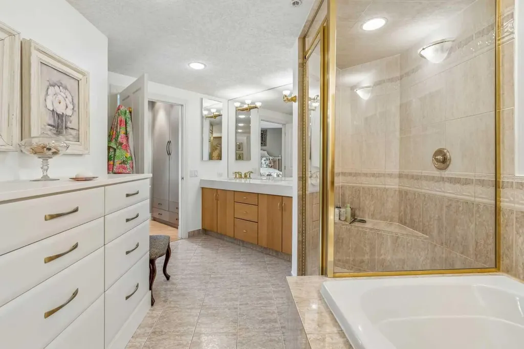 837 2 Avenue SW Calgary AB T2P 0E6