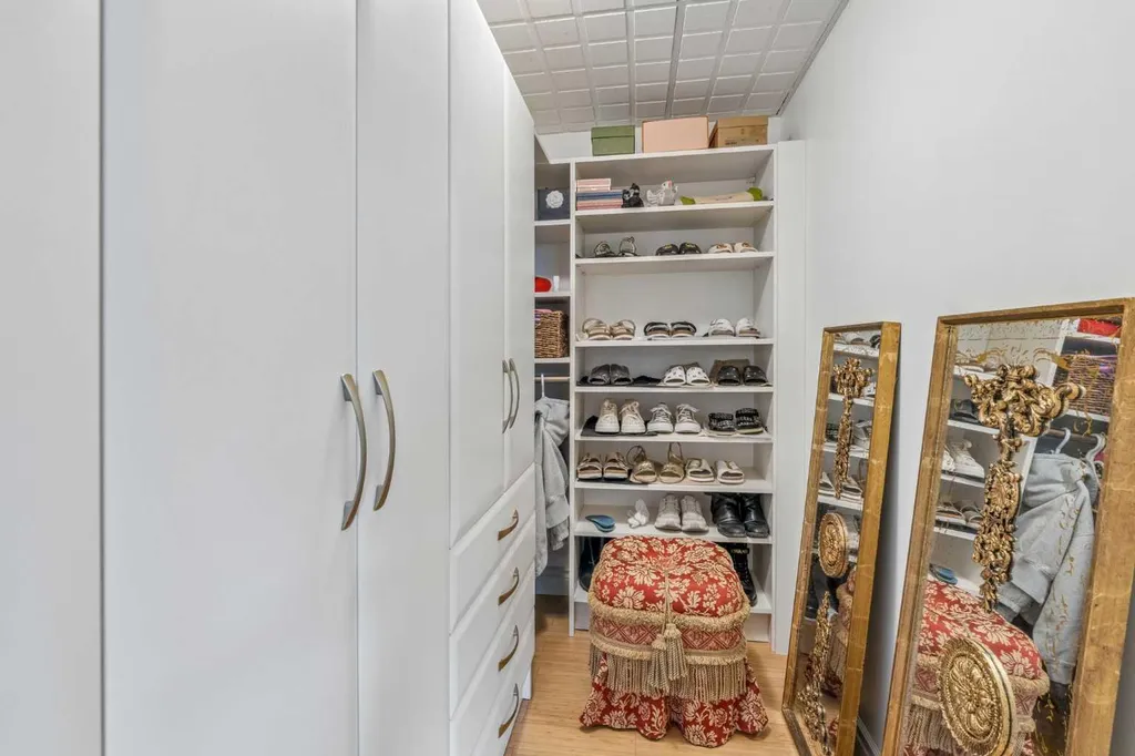 837 2 Avenue SW Calgary AB T2P 0E6
