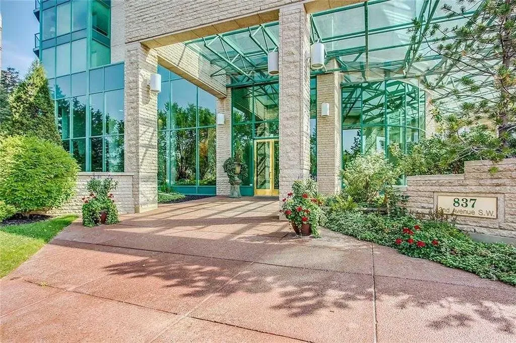 837 2 Avenue SW Calgary AB T2P 0E6