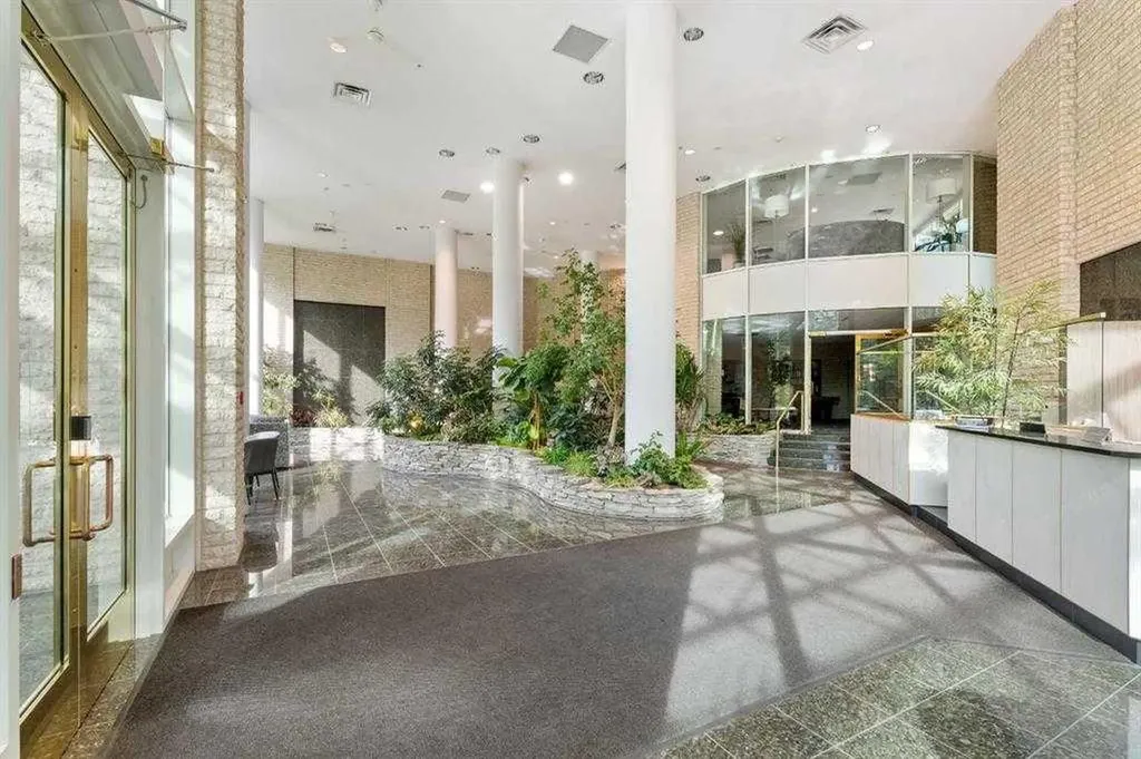 837 2 Avenue SW Calgary AB T2P 0E6