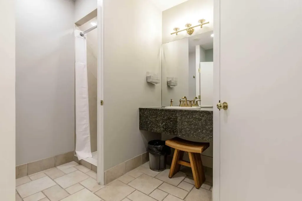 837 2 Avenue SW Calgary AB T2P 0E6