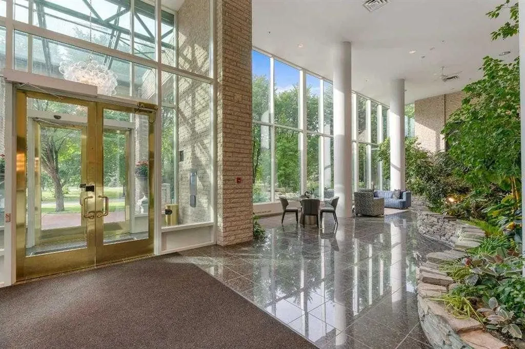 837 2 Avenue SW Calgary AB T2P 0E6