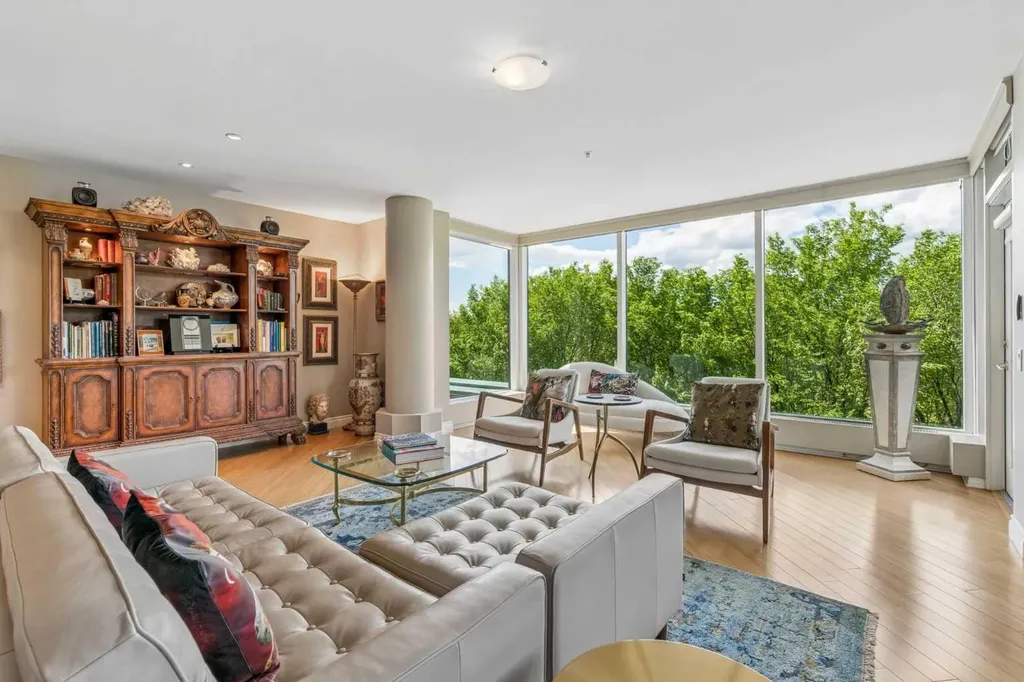 837 2 Avenue SW Calgary AB T2P 0E6