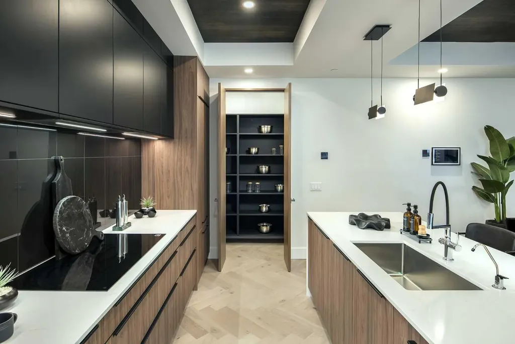 4180 Kovitz Avenue NW Calgary AB T3B 6V1