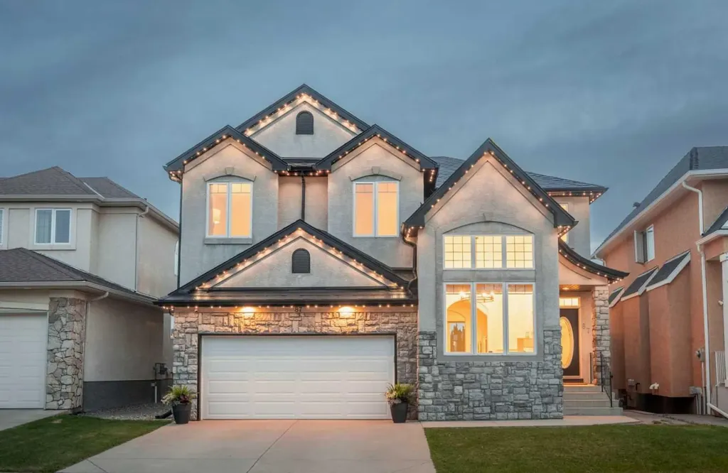 87 Royal Birch Point NW Calgary AB T3G 5P9