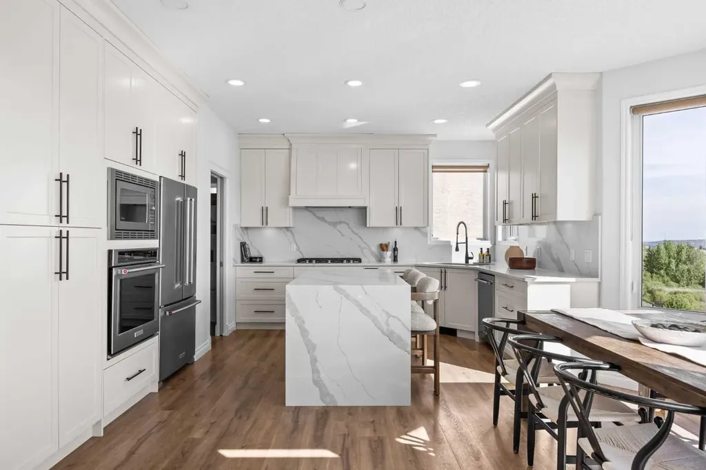 87 Royal Birch Point NW Calgary AB T3G 5P9