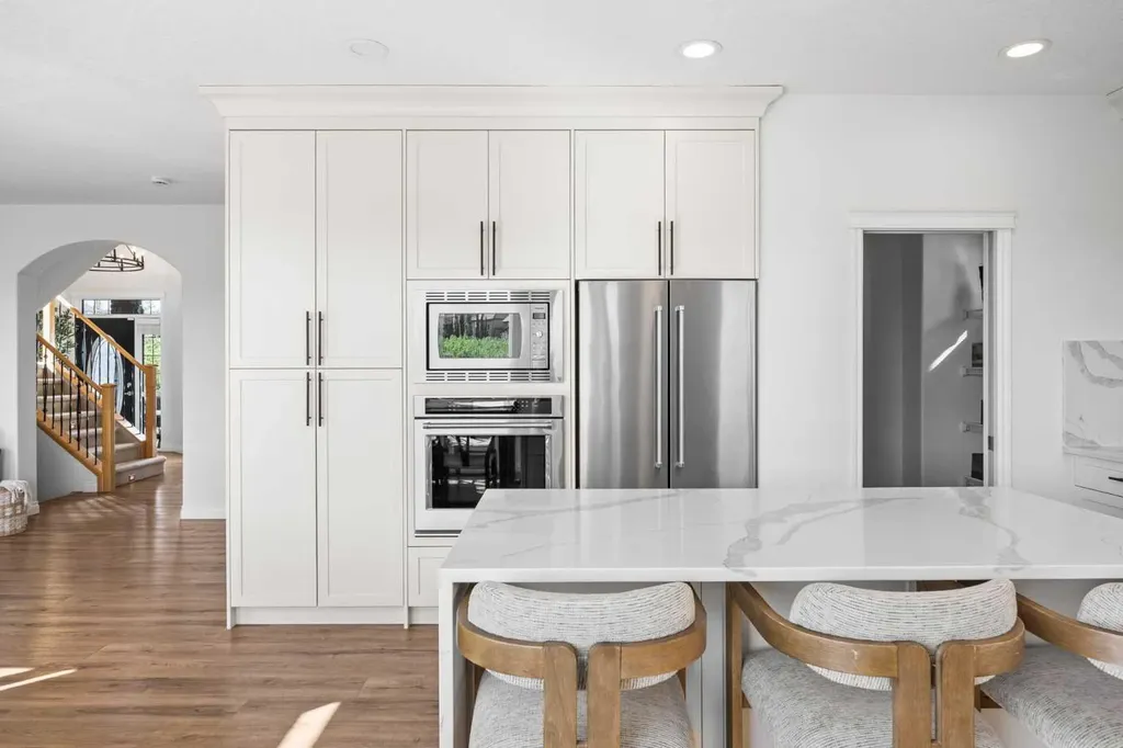 87 Royal Birch Point NW Calgary AB T3G 5P9