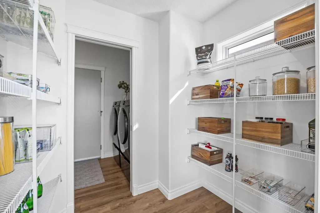87 Royal Birch Point NW Calgary AB T3G 5P9