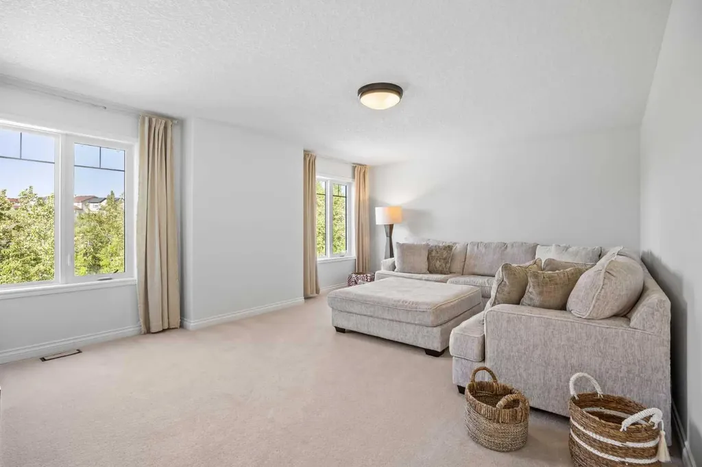 87 Royal Birch Point NW Calgary AB T3G 5P9