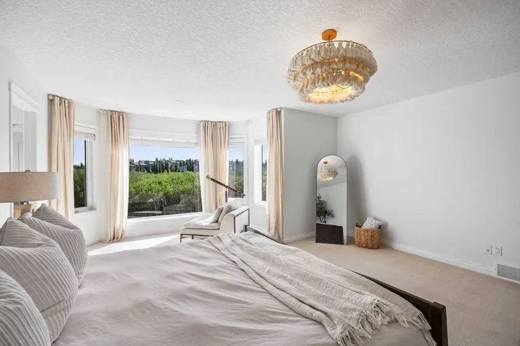 87 Royal Birch Point NW Calgary AB T3G 5P9