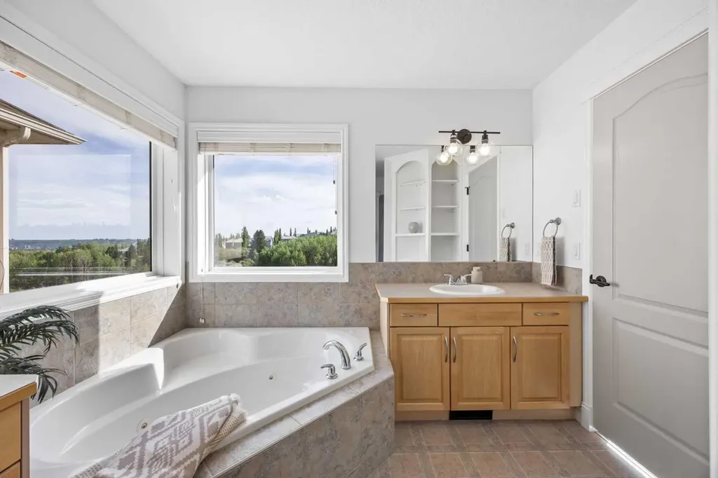 87 Royal Birch Point NW Calgary AB T3G 5P9