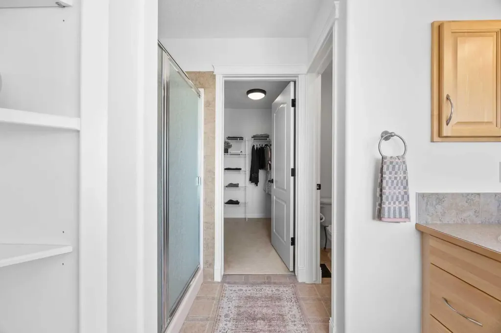 87 Royal Birch Point NW Calgary AB T3G 5P9