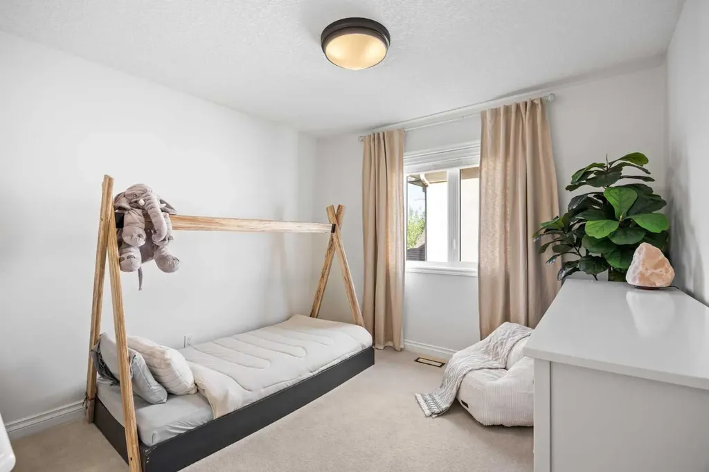 87 Royal Birch Point NW Calgary AB T3G 5P9