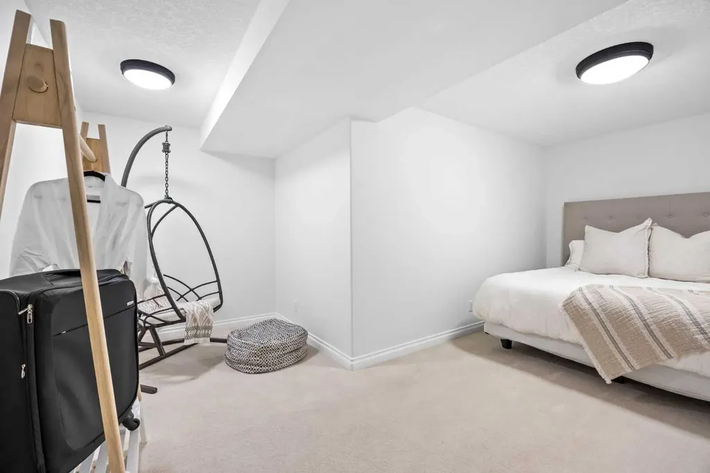 87 Royal Birch Point NW Calgary AB T3G 5P9