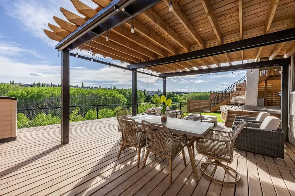 87 Royal Birch Point NW Calgary AB T3G 5P9