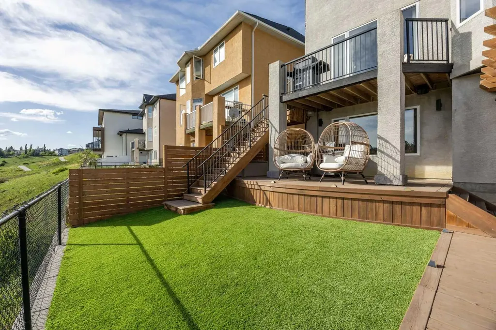 87 Royal Birch Point NW Calgary AB T3G 5P9