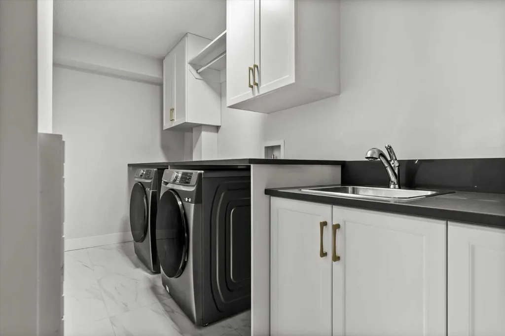 15 Cougar Ridge Landing SW Calgary AB T3H 6C3