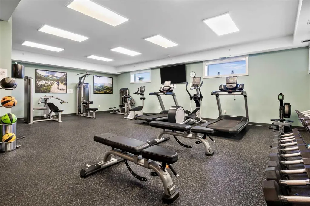 15 Cougar Ridge Landing SW Calgary AB T3H 6C3