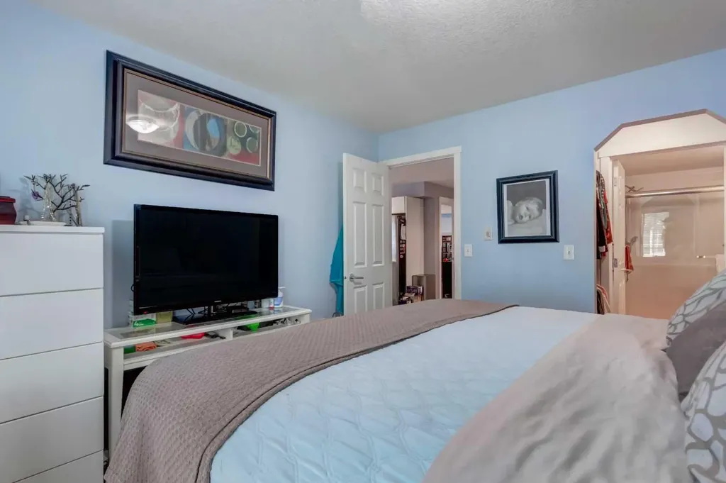 755 Copperpond Boulevard SE Calgary AB T2Z 4R2